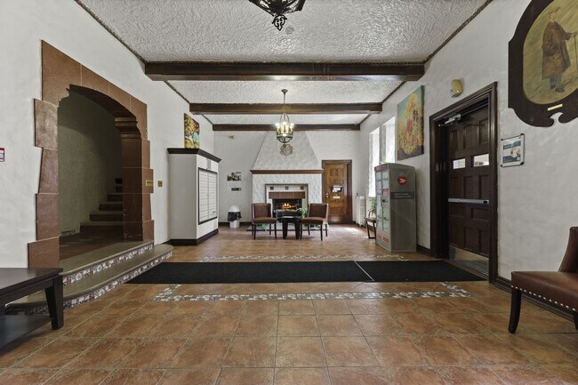 Photo - Granada Apartments