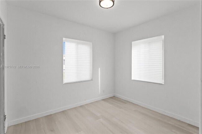 Photo - 400 NW 47th St