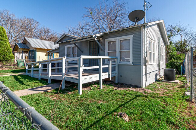 Photo - 1610 Lennon Ave