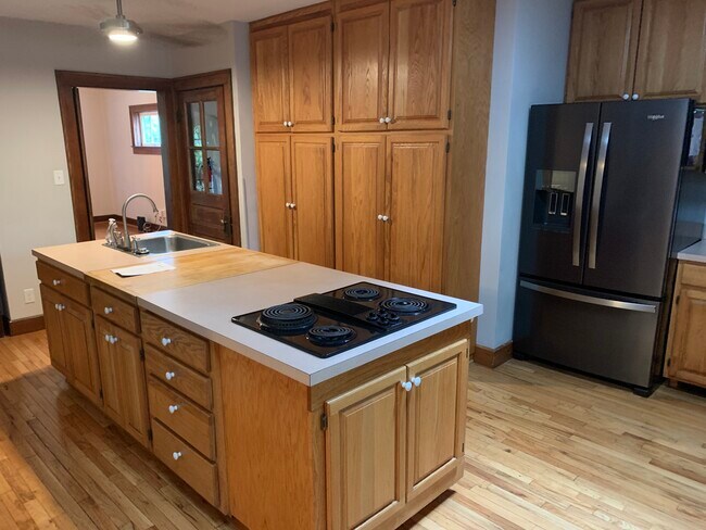 Photo - 4734 Hinesley Ave