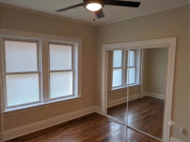 Photo - 2300 Girard Ave S Unidad 2300 Girard Ave S Apt 102