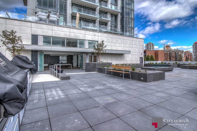 Photo - 930-1916 16 Ave SW