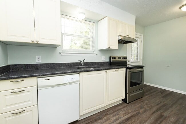 Photo - 411 Booth Rd