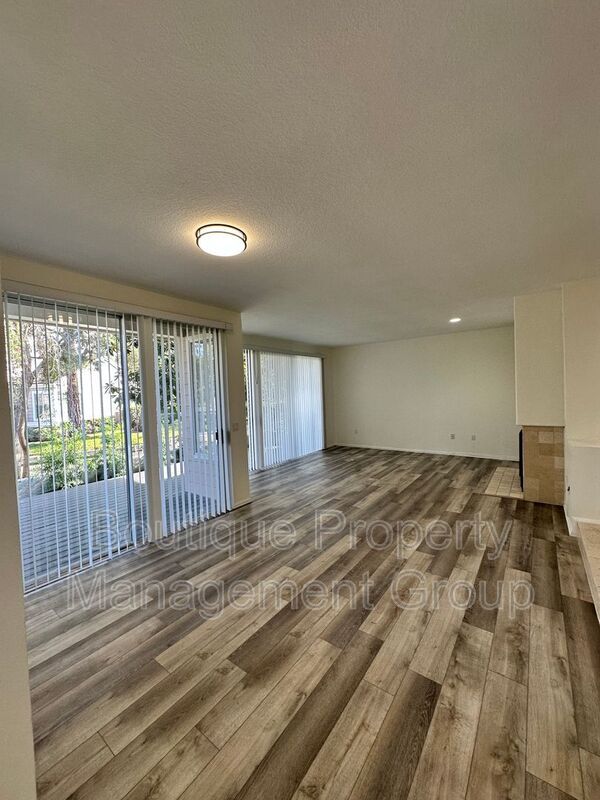 Photo - 34 Lakefront