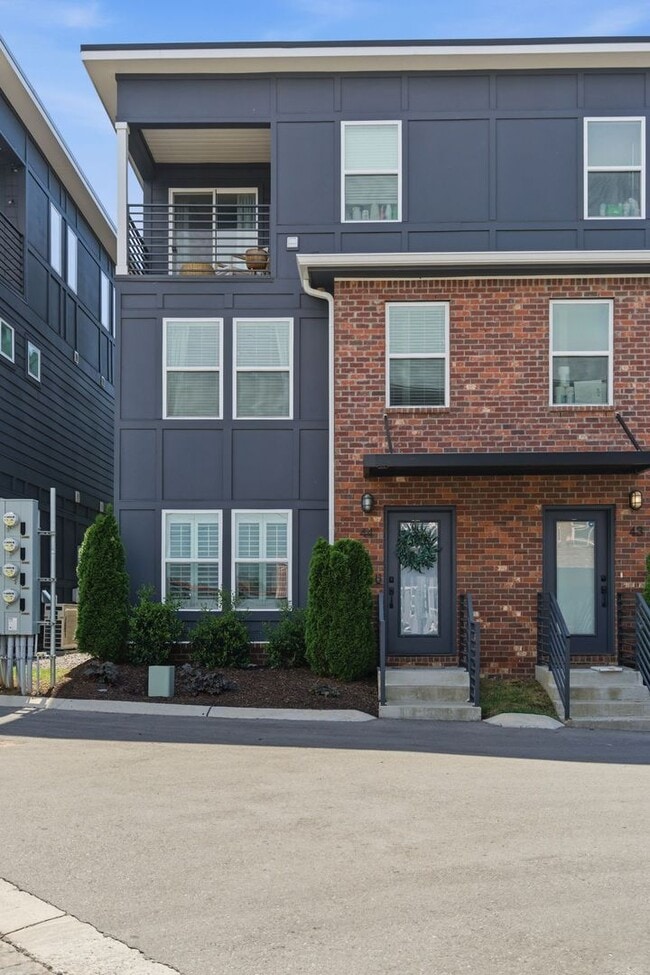 3-Level Living at The Eason in East! - 3-Level Living at The Eason in East!