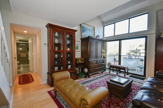 Photo - 37 Brookwood Dr Unit APT G