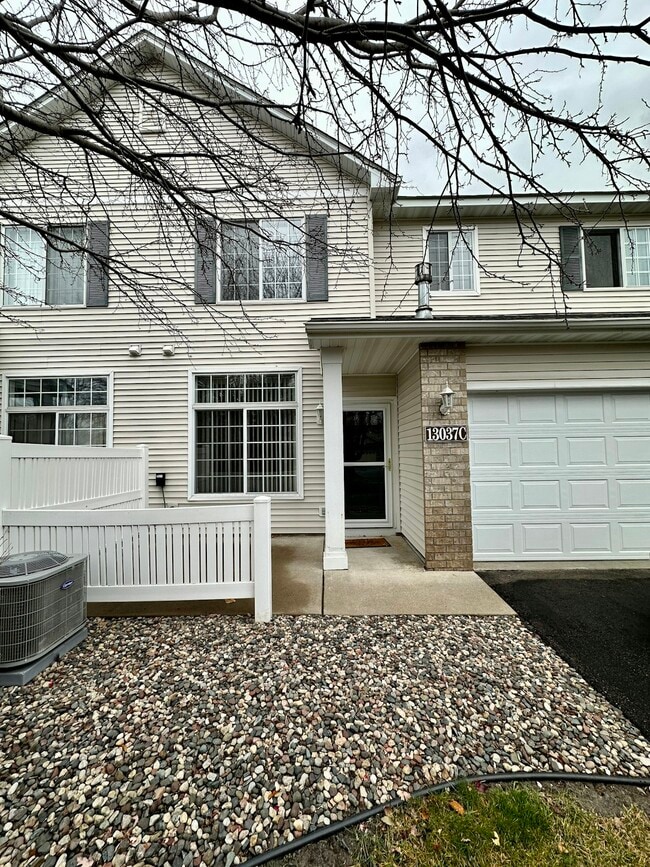 Building Photo - 13037 Europa Trail Way N