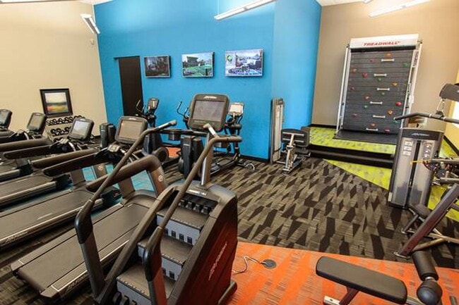 Building Photo - Remodeled 2 Bedroom Unit #111