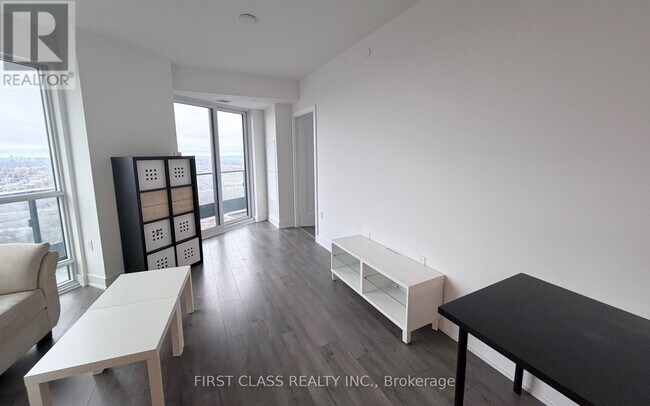 Photo - 585 Bloor St E Unit 3517