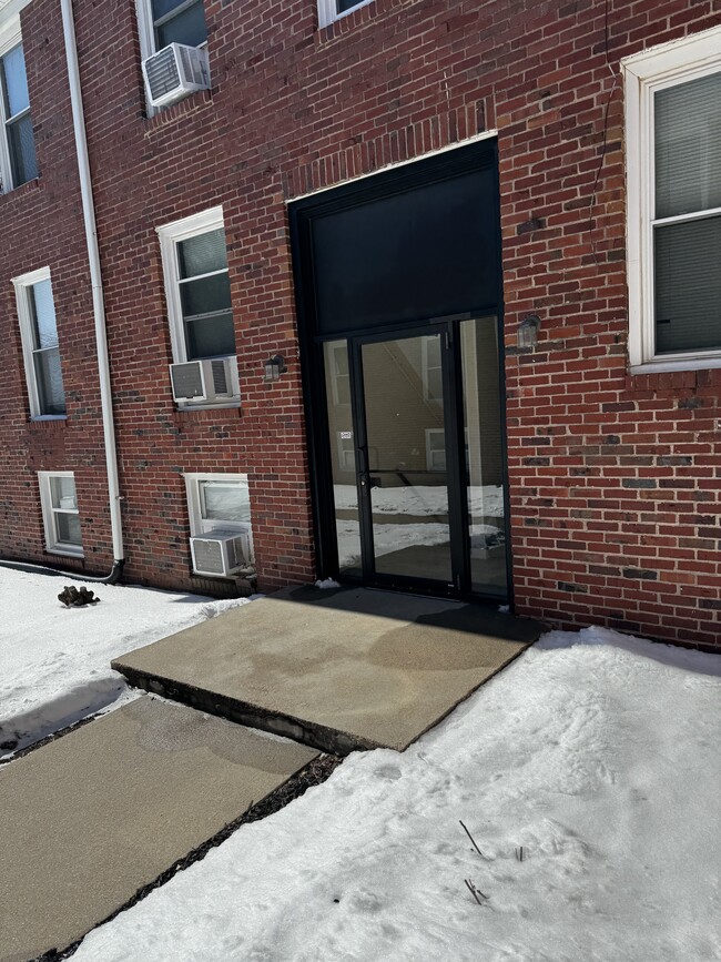 Building Photo - Dundee Court Unit 15 Rental