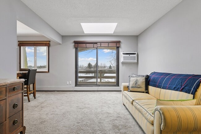 Photo - 4371 Wilshire Blvd Unidad 4371 Wilshire Blvd B308 Mound MN