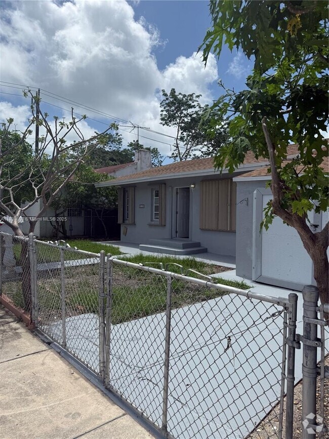 Building Photo - 3110 SW 23rd Ter Rental