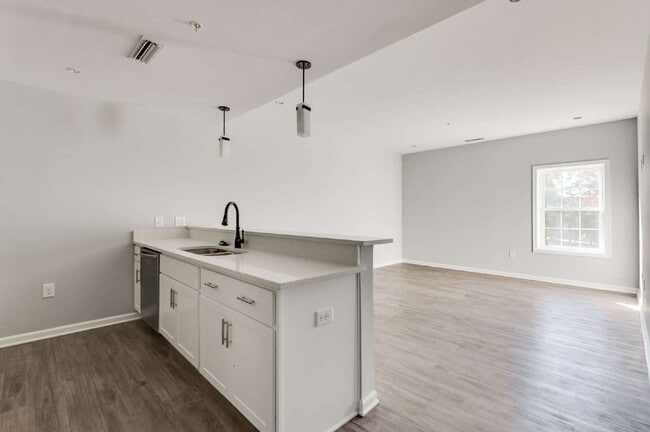 Photo - 1420 Ewing Pk Lp Unit Apt 204