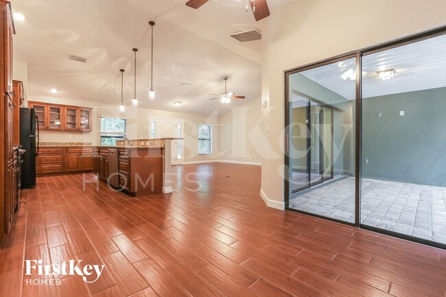 Photo - 2267 Kamsler Ave