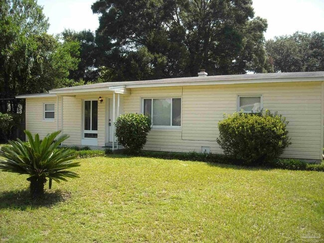Building Photo - 404 Clairmont Dr Rental
