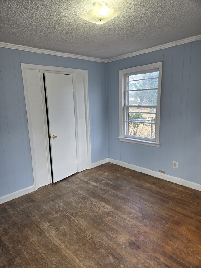 Photo - 106 Jones St