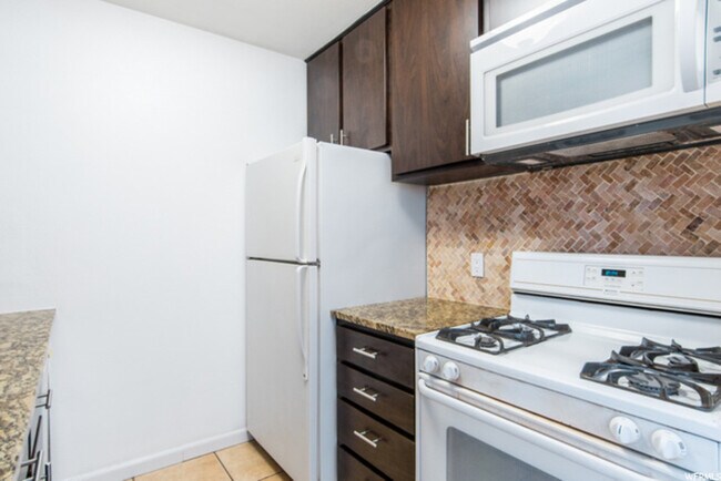 Photo - 400 E Creekside Cir