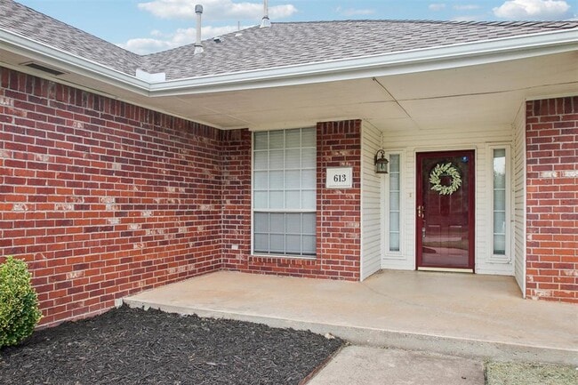 Photo - 613 Vickery Ave