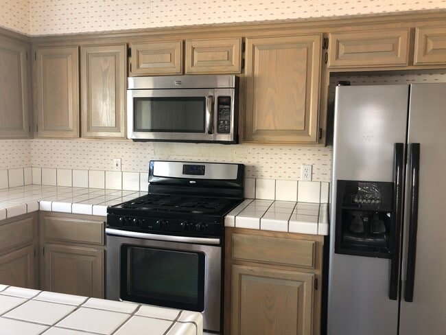 Kitchen - 1851 Mountain Vista Way