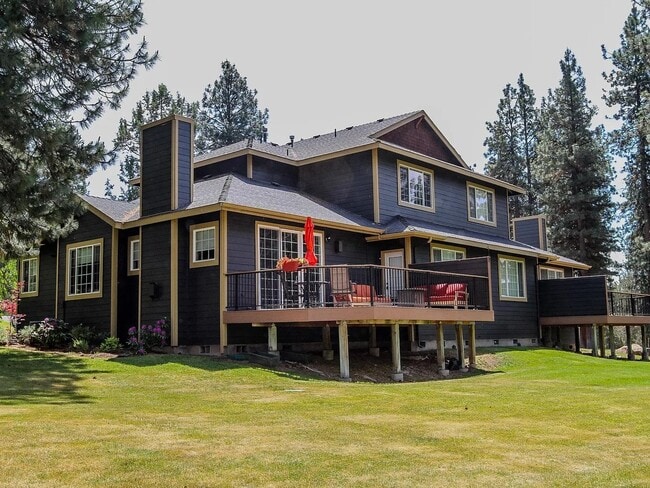 5060 Swallow Ct