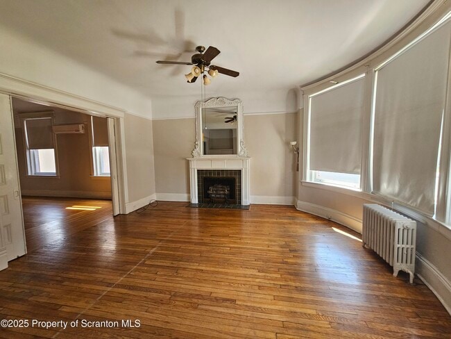 Building Photo - 218 S Franklin St Rental