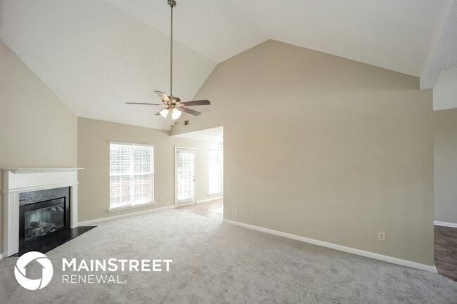 Photo - 6555 Creekview Ct