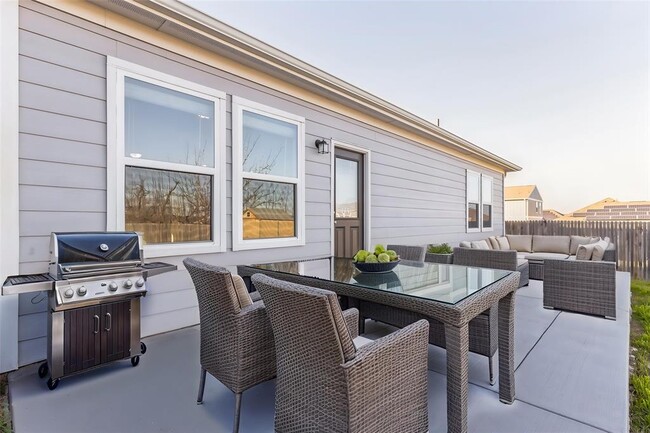 Photo - 13609 Charles Abraham Wy