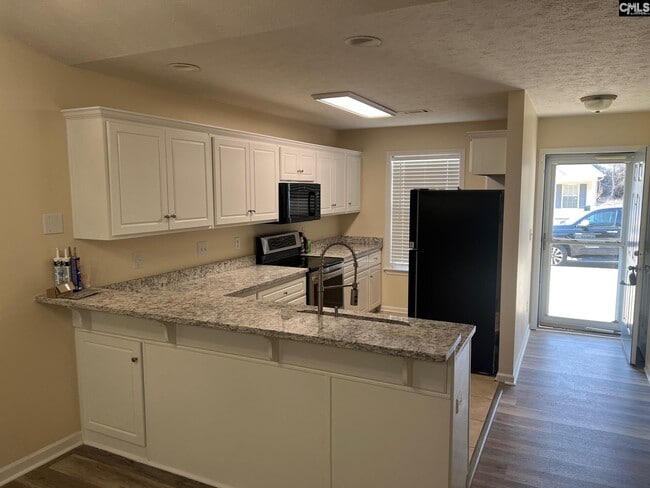 105 Crestland Dr