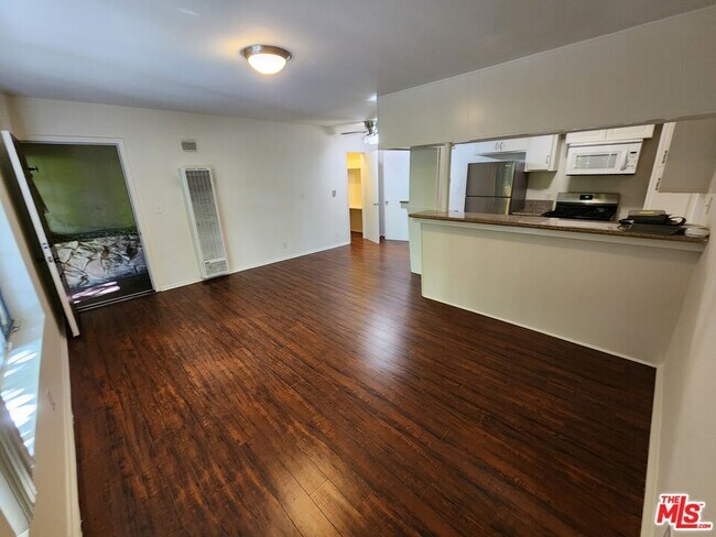 Photo - 1013 N San Vicente Blvd Unidad 2