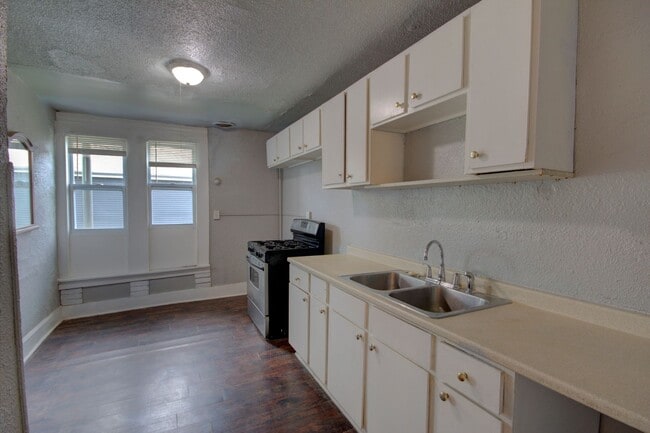 Photo - 2 bedroom with bonus space Unit 1320 1/2