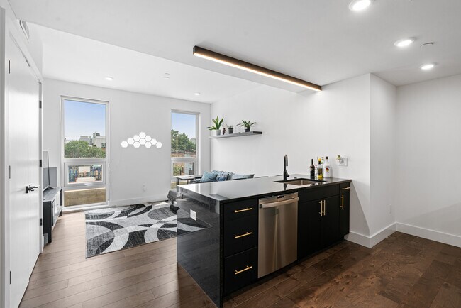 Photo - 1501 N 31st St Unit 215