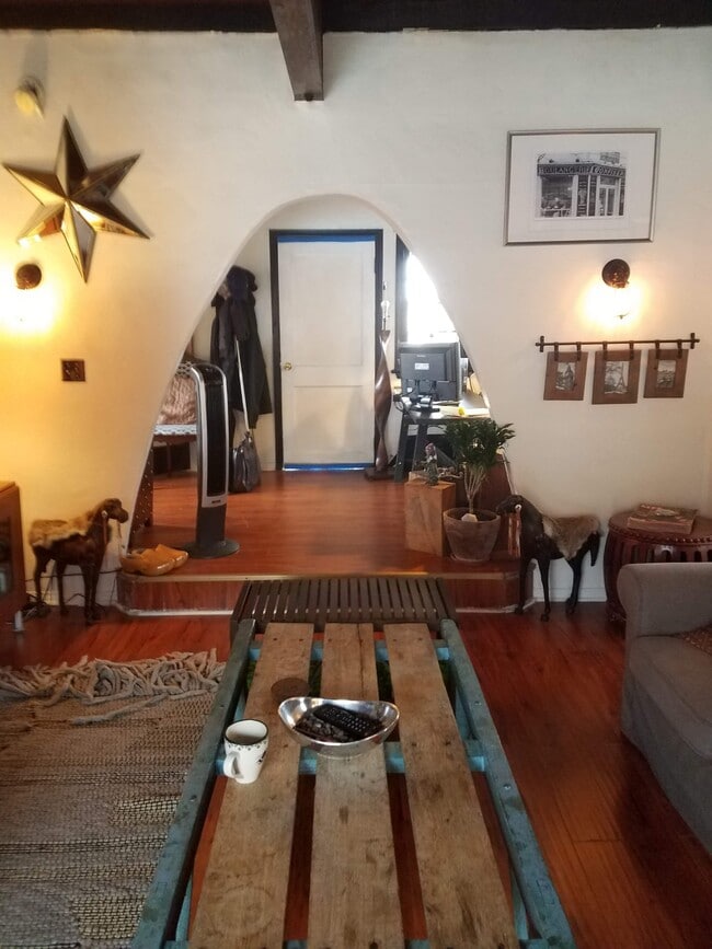 Photo - 1847 S Rimpau Blvd Unidad 1847