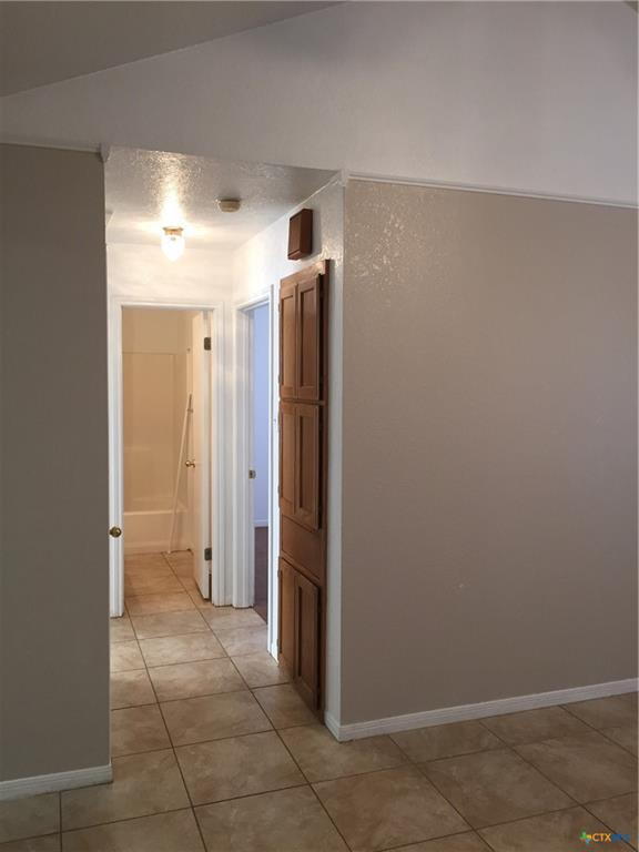 Photo - IMMEDIATE AVAILABILITY! Unit #B