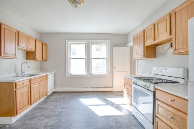 Photo - Newly Remodeled Spacious 3 Bedroom Apartment Unit 2nd Floor