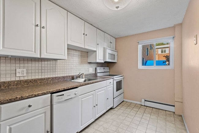 Photo - 131 Creek St Unit APT 5