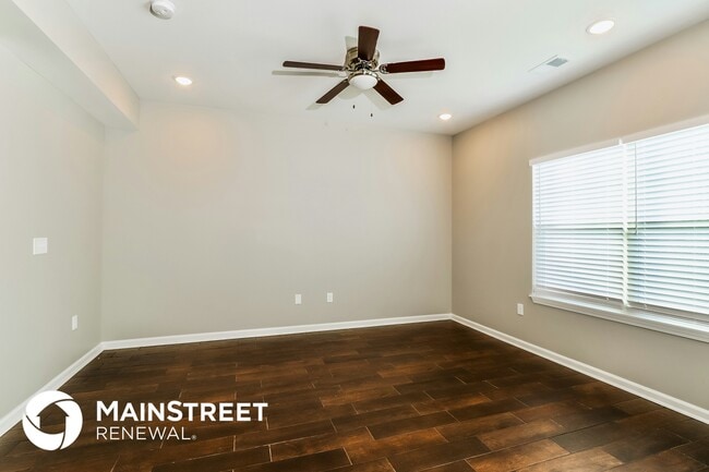 Photo - 2107 Paddle Wheel Dr
