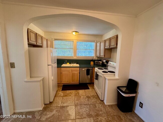 Photo - 2336 Herschel St