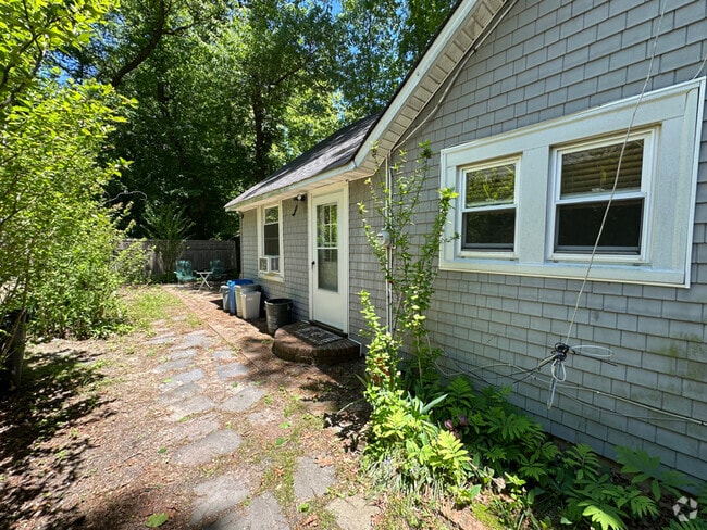 Building Photo - 51 BELLEROSE Rd Rental
