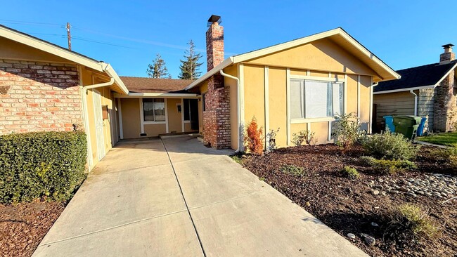 3BD/2BA - Charming duplex in nice neighbor... - 3BD/2BA - Charming duplex in nice neighbor... House