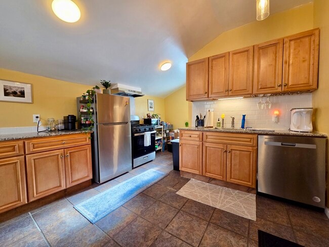 Building Photo - 814 South Ave Unit 814 rear