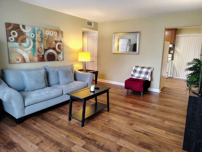 Building Photo - Athens Highlands Apts.