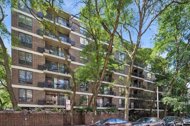 Building Photo - 2600 N Hampden Ct Unit J1