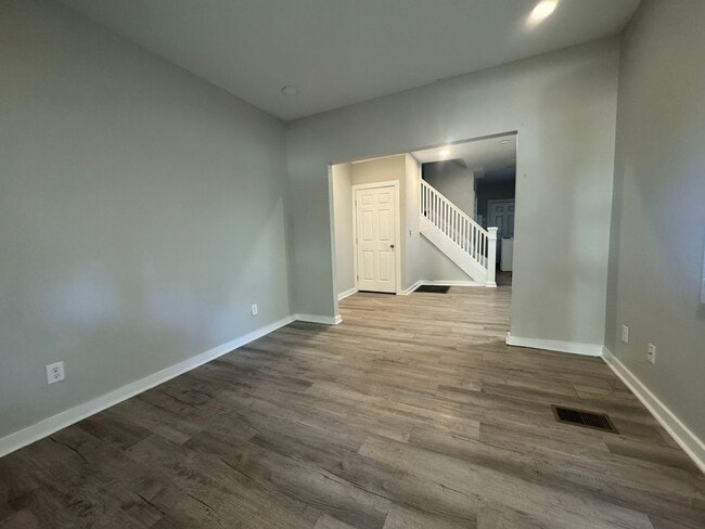 Photo - DEA - 464-466 Dearborn Ave. Unit 466