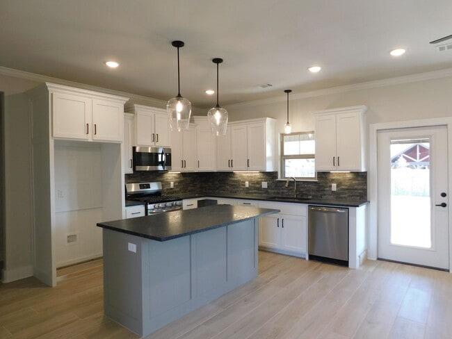 Photo - Executive Home for Lease Near Arkansas College of Osteopathic Medicine