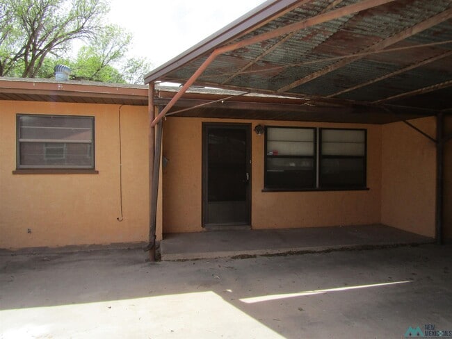 Photo - 1402 W Briscoe Ave