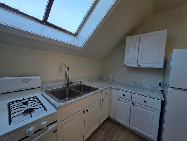 Photo - 210 S Maple Ave Unit Upper