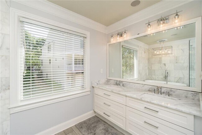 Photo - 80 Jesse Hill Jr Dr SE