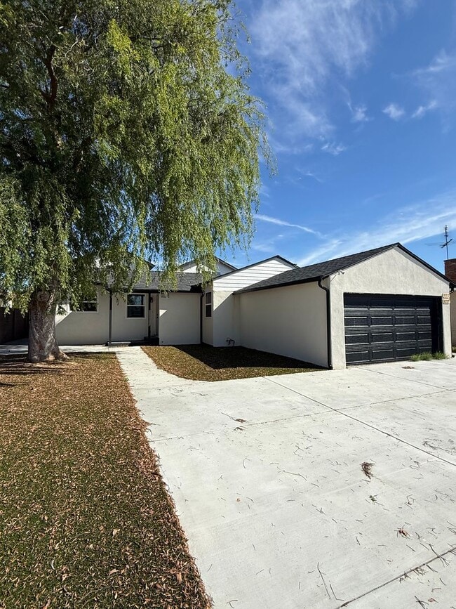 Building Photo - 10214 O'Melveny Ave Unit 10214