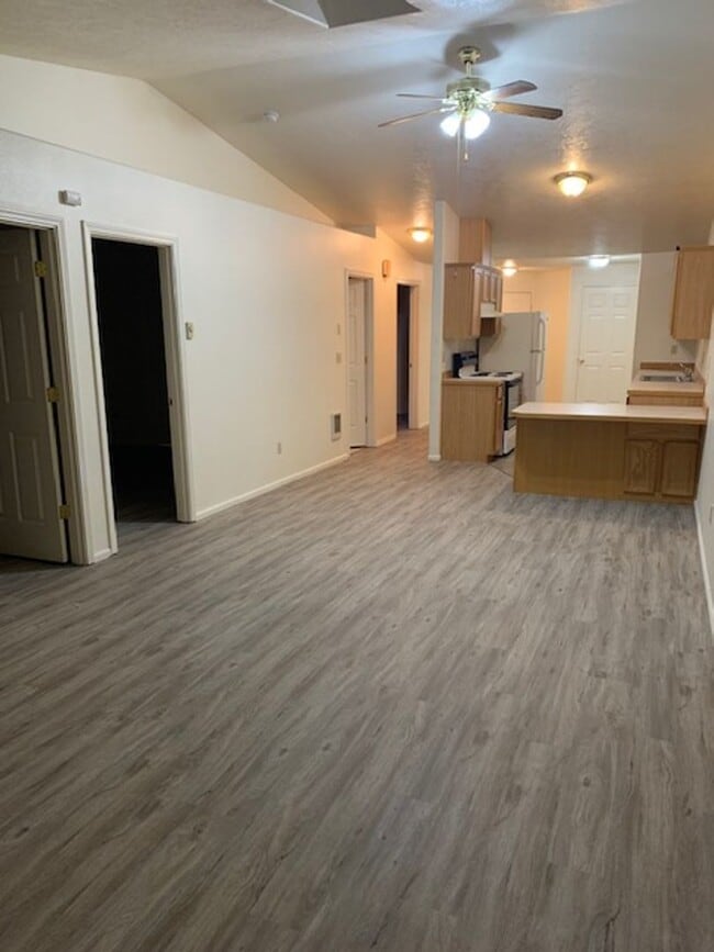 Photo - 705 Benjamin Ave