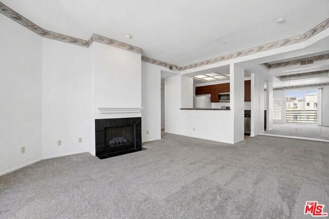 Photo - 3561 Clarington Ave Unit 206